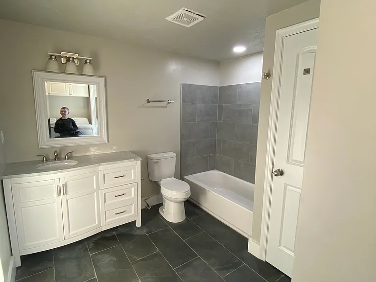 1116 N Royal Ave #2 — Photo 11