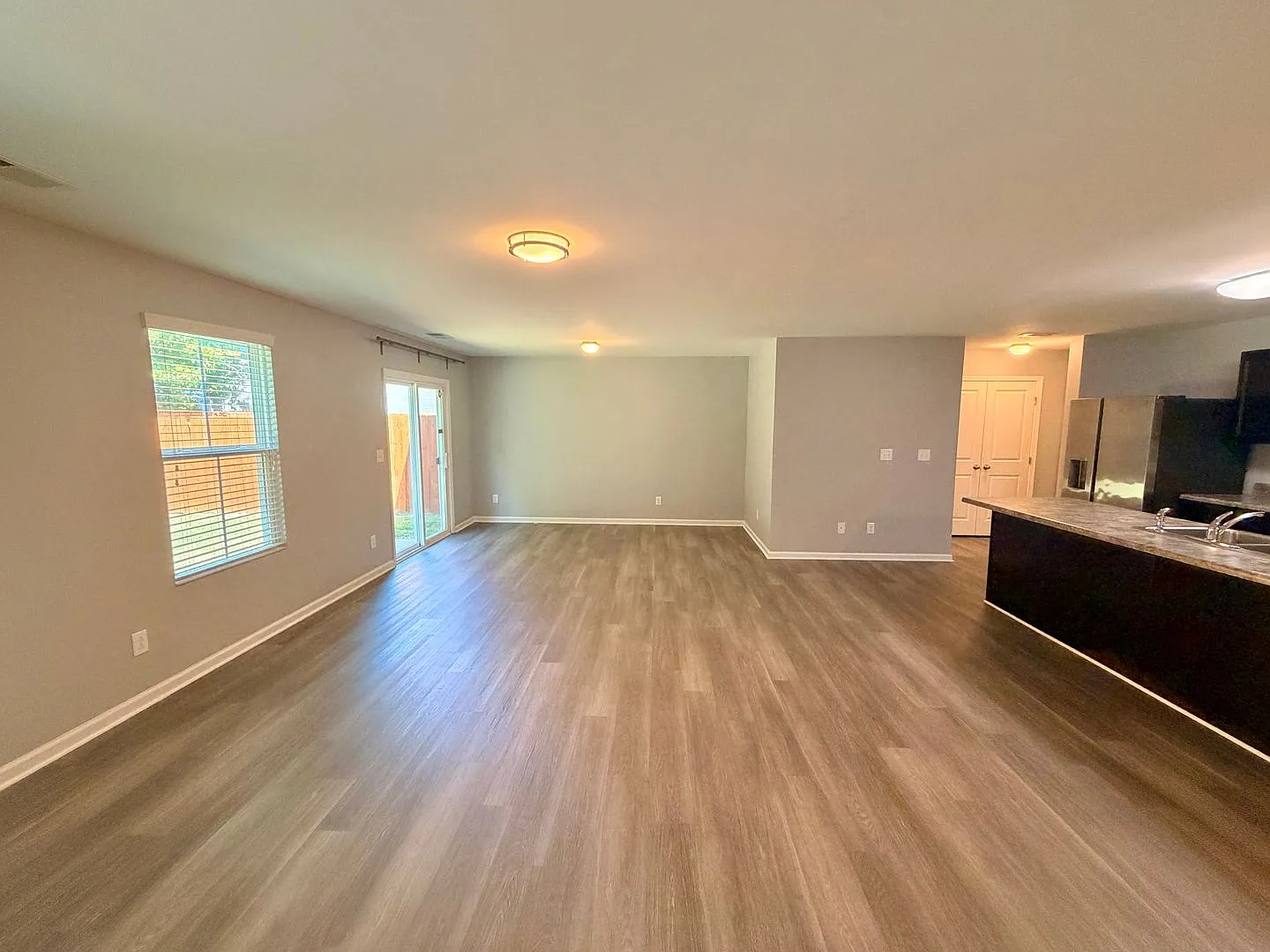 Well Maintained 4BR/2.5BA Home Minutes from Uptown — Photo 3