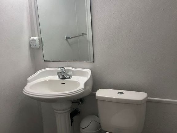 4th image of 2344 Hurley Way