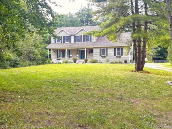 5538 Klettner Rd, Saint Clair, MI 48079