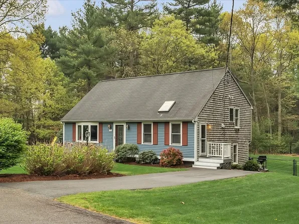 130 Wintergreen Ln, Taunton, MA 02780