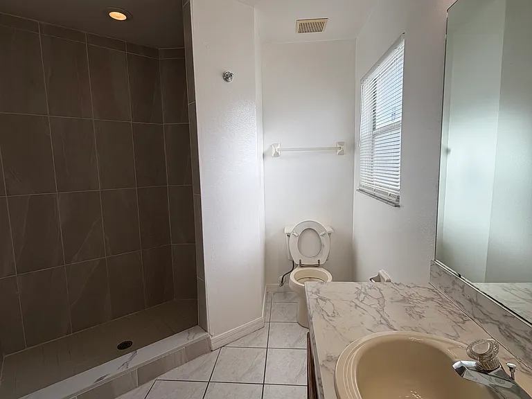1646 Oak Hill Trl — Photo 43