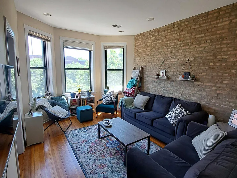 2654 N Ashland Ave #3F — Photo 2