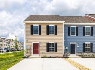 11 Orchard Green Dr, Charles Town, WV 25414