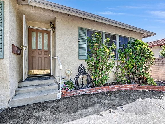 5th image of 9818 Creemore Dr