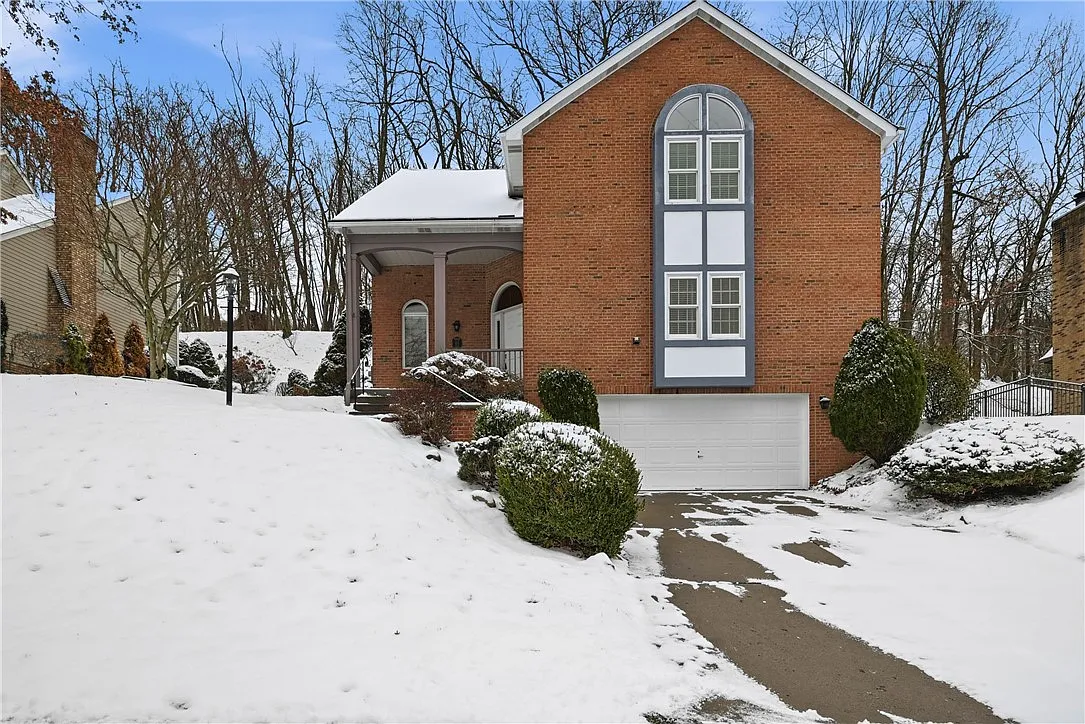 122 Heldon Dr photo 1