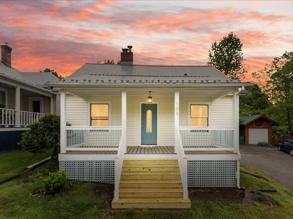109 Evans St, Christiansburg, VA 24073