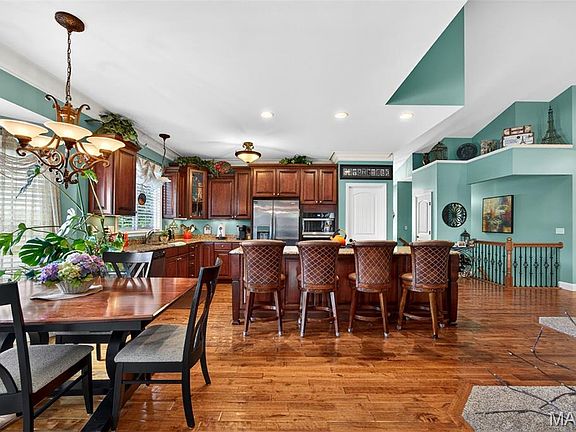 4th image of 906 Daffodil Ridge Dr
