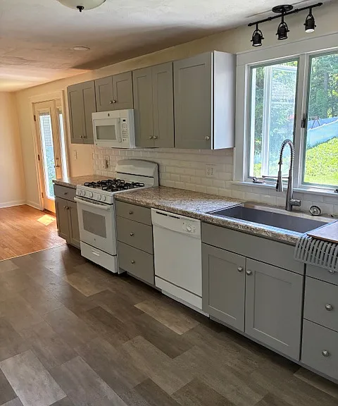 510 Meadow Rd — Photo 7