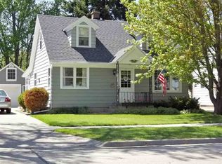 706 De Clark St, Beaver Dam, WI 53916