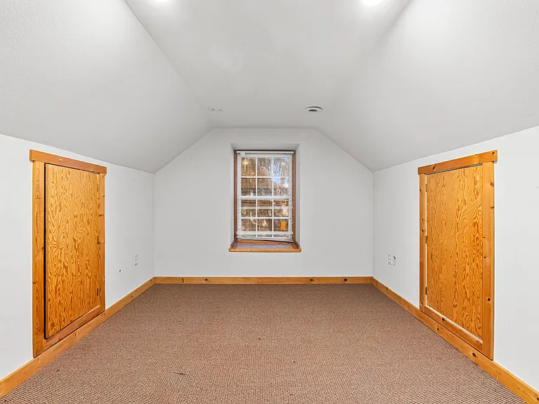 10065 1/2 Deer Flat Rd — Photo 7