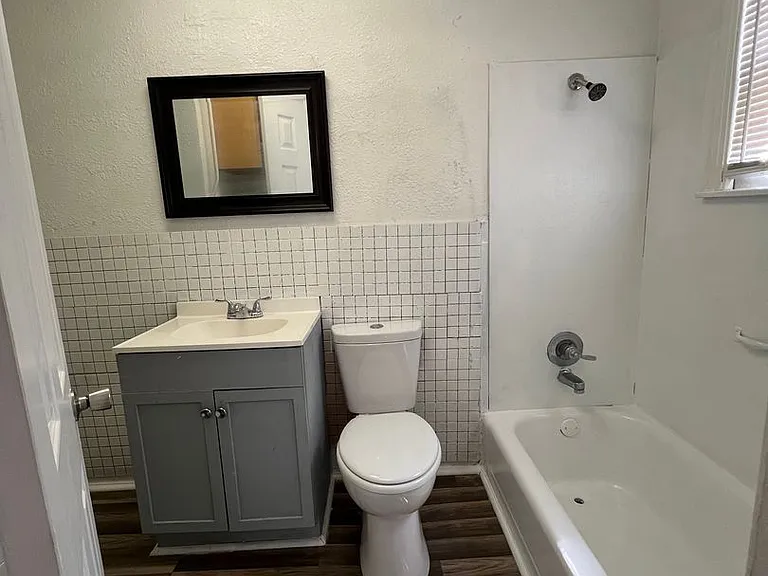 511 N 2nd St — Photo 14