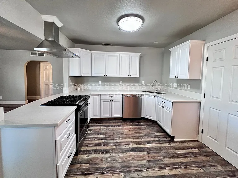 645 W Andrews Ave — Photo 12
