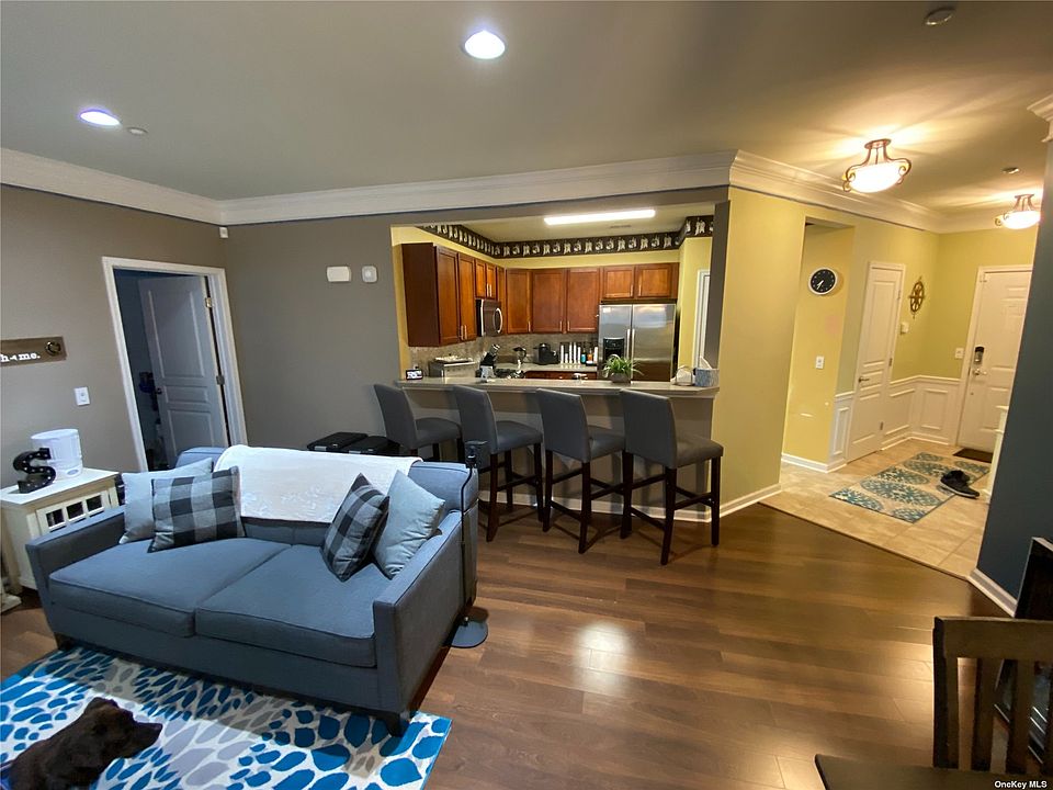 1323 Kirkland Ct Central Islip, NY, 11722 Apartments for Rent Zillow