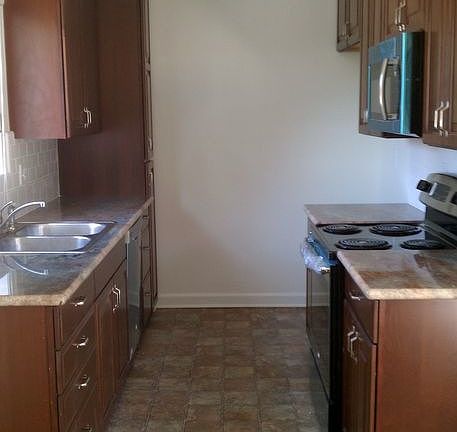 4th image of 702 E Palm Ave APT D