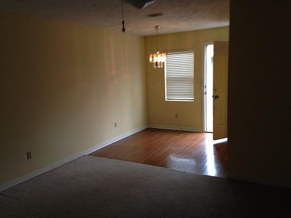 4th image of 301 Carver Dr