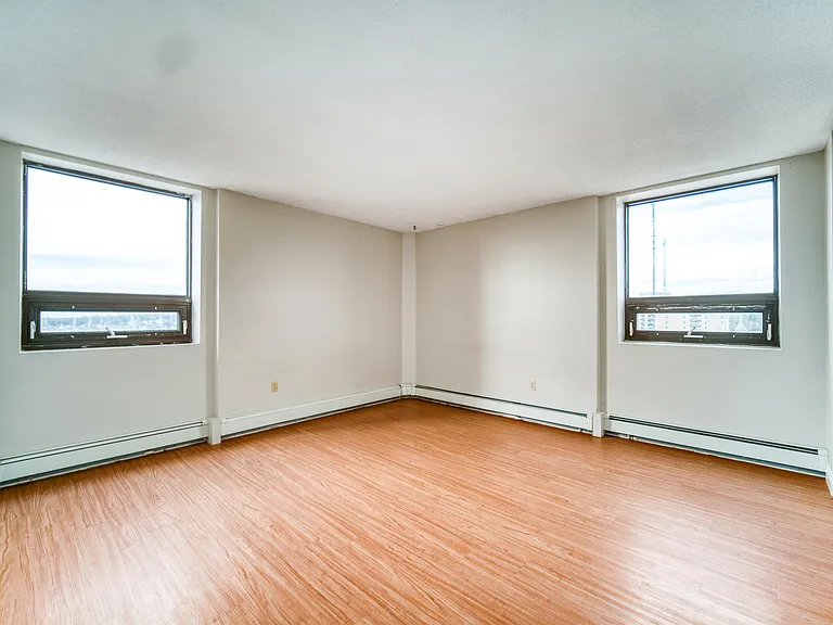 1157 Tower Rd — Photo 34