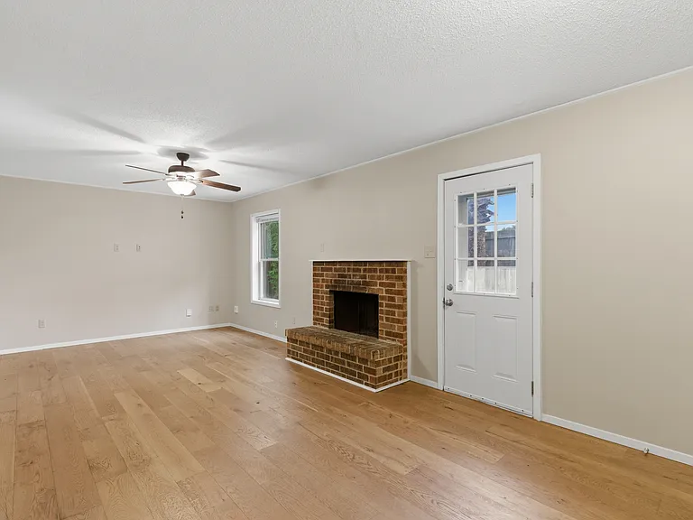 2113 Fleur De Lis Ct — Photo 3