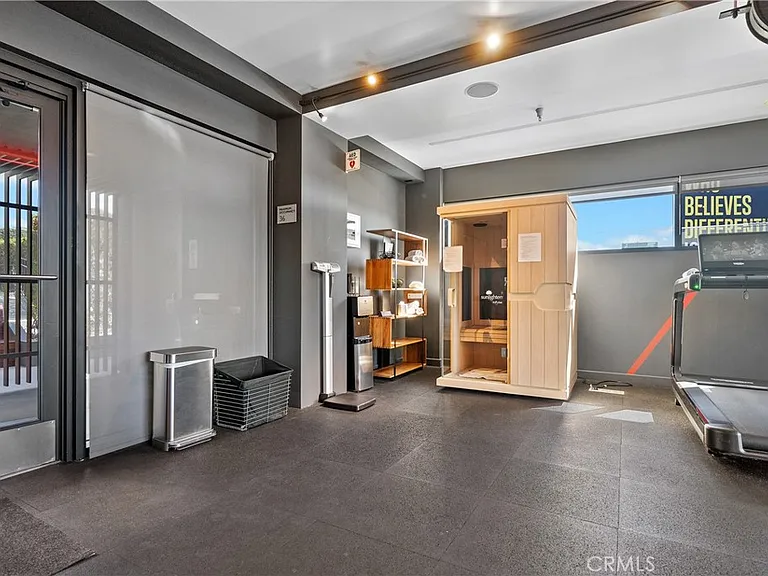 6250 Hollywood Blvd #12F — Photo 21