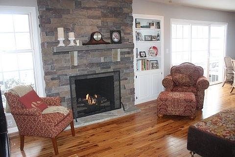 3rd image of 1109 N Heritage Dr