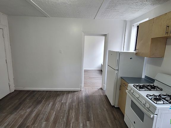 4th image of 622 E 187th St APT 2D