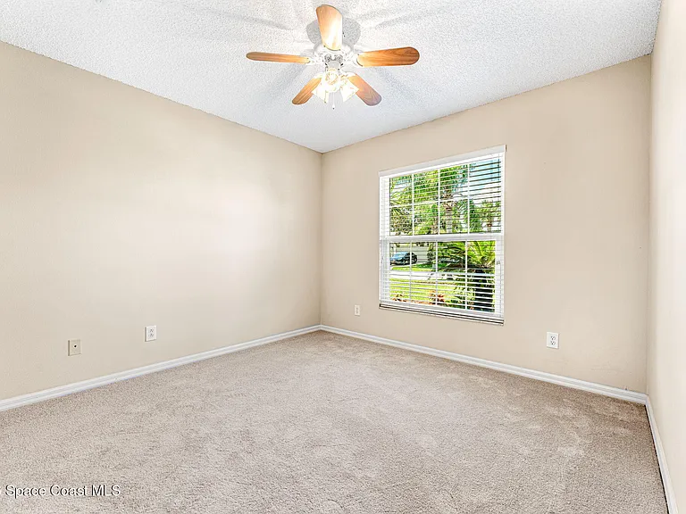1622 Laramie Cir — Photo 23