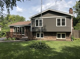 1810 Hazelwood Dr, Lindenhurst, IL