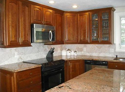 5th image of 22 Apple Hill Ln