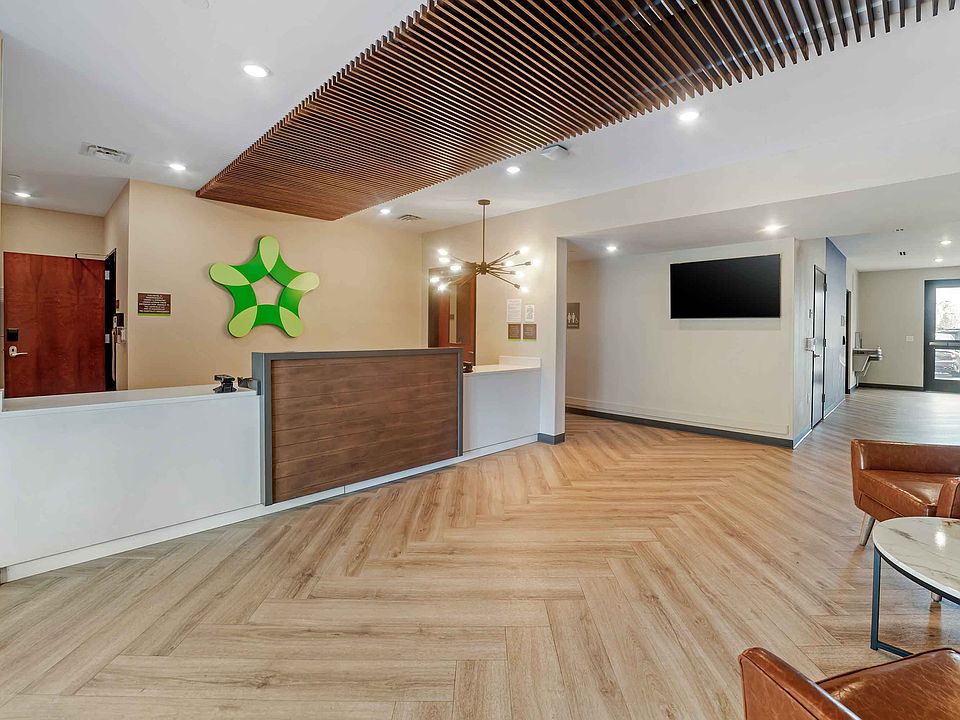 Lobby and Guest Check-in