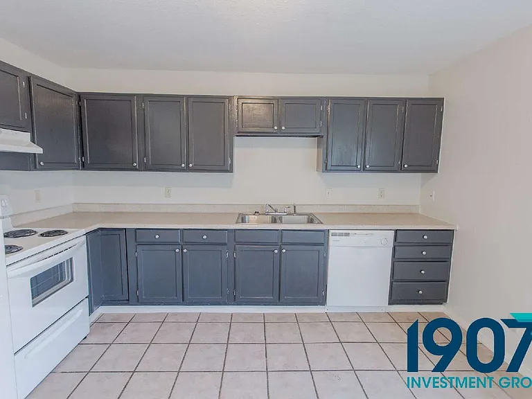 611 Sinclair Dr — Photo 8