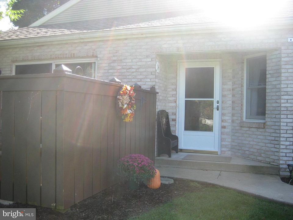2nd image of 14 Woodland Est #U-0045