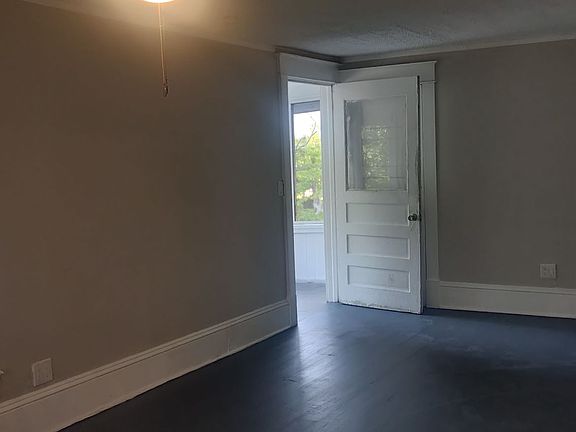 4th image of 643 N Orange Ave