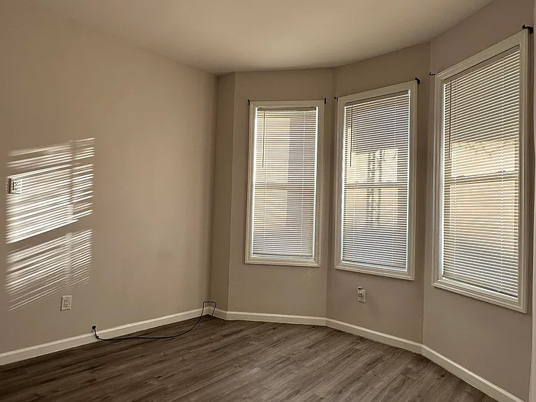 38 Clendenny Ave #1R — Photo 15