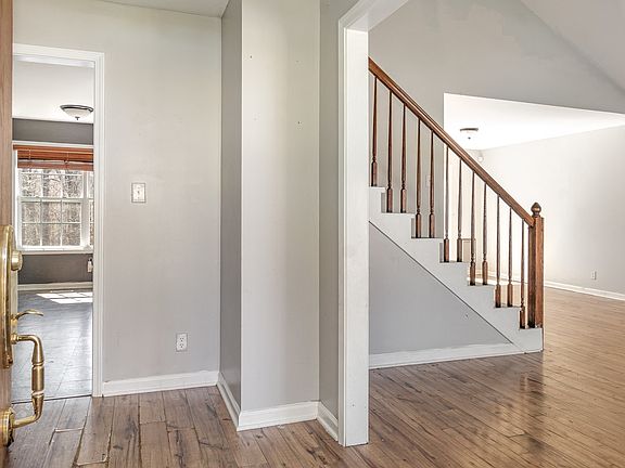 4th image of 807 Sugarcane Way