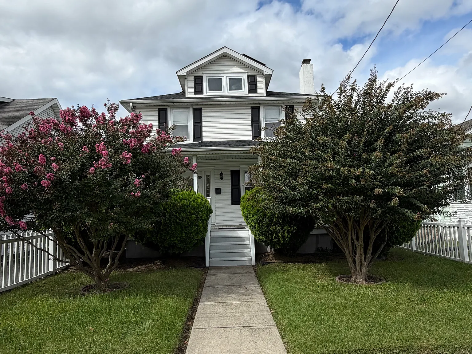 3 bed, 1224 sqft, $2,700 — Photo 1