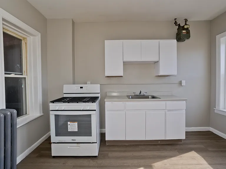 201 Dickinson St #6 — Photo 7