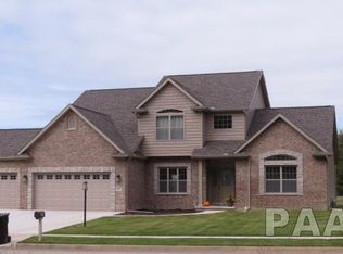 1613 Autumn Rdg, Washington, IL 61571