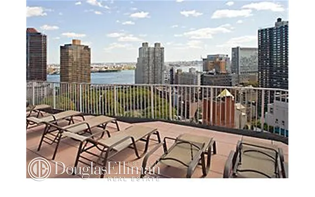 Sold by Douglas Elliman | media 15