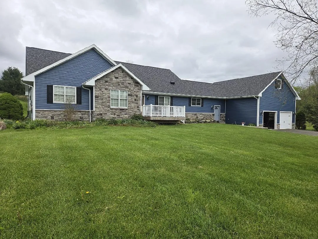3 bed, 2288 sqft, $3,200 — Photo 1
