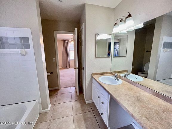 5th image of 505 Boardwalk Dr APT 227