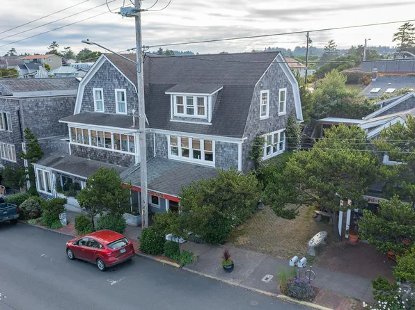232 NW Coast St, Newport, OR 97365