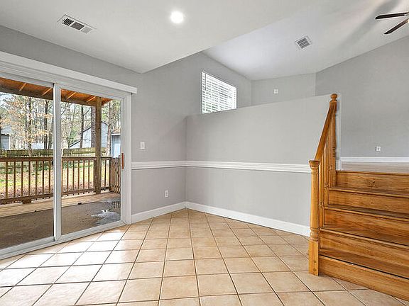 3rd image of 270 Sheringham Dr