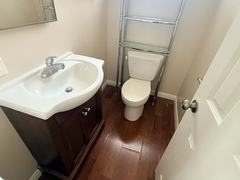 4112 W Victory Blvd — Photo 21