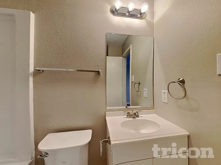 9746 Phil Halstead Dr — Photo 7