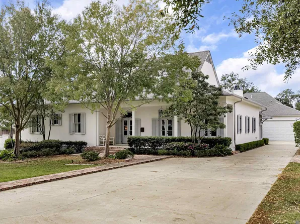 3176 McConnell Dr, Baton Rouge, LA 70809