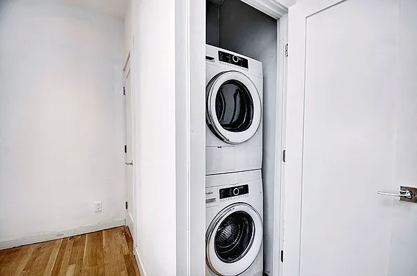 Rented by Urbane Brokerage | media 28