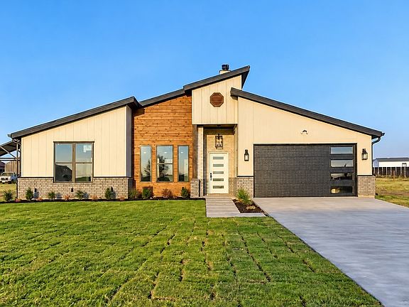 2nd image of 6025 Huckleberry Ln