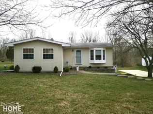611 Crestview Dr, Corunna, MI