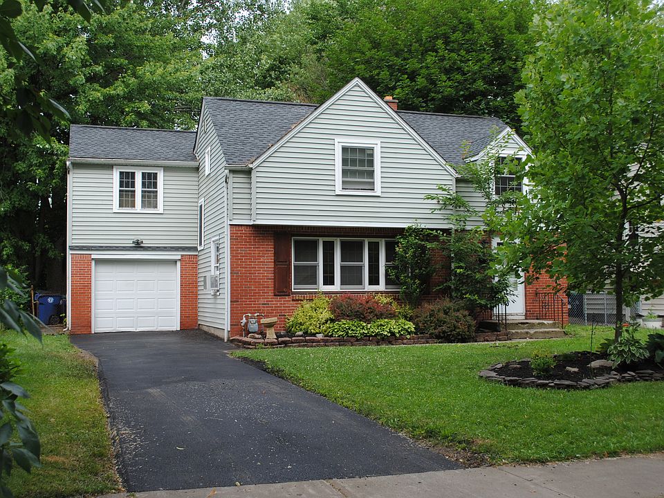 1st image of 323 Lamarck Dr