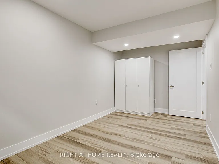 265 Dearborn Blvd — Photo 14